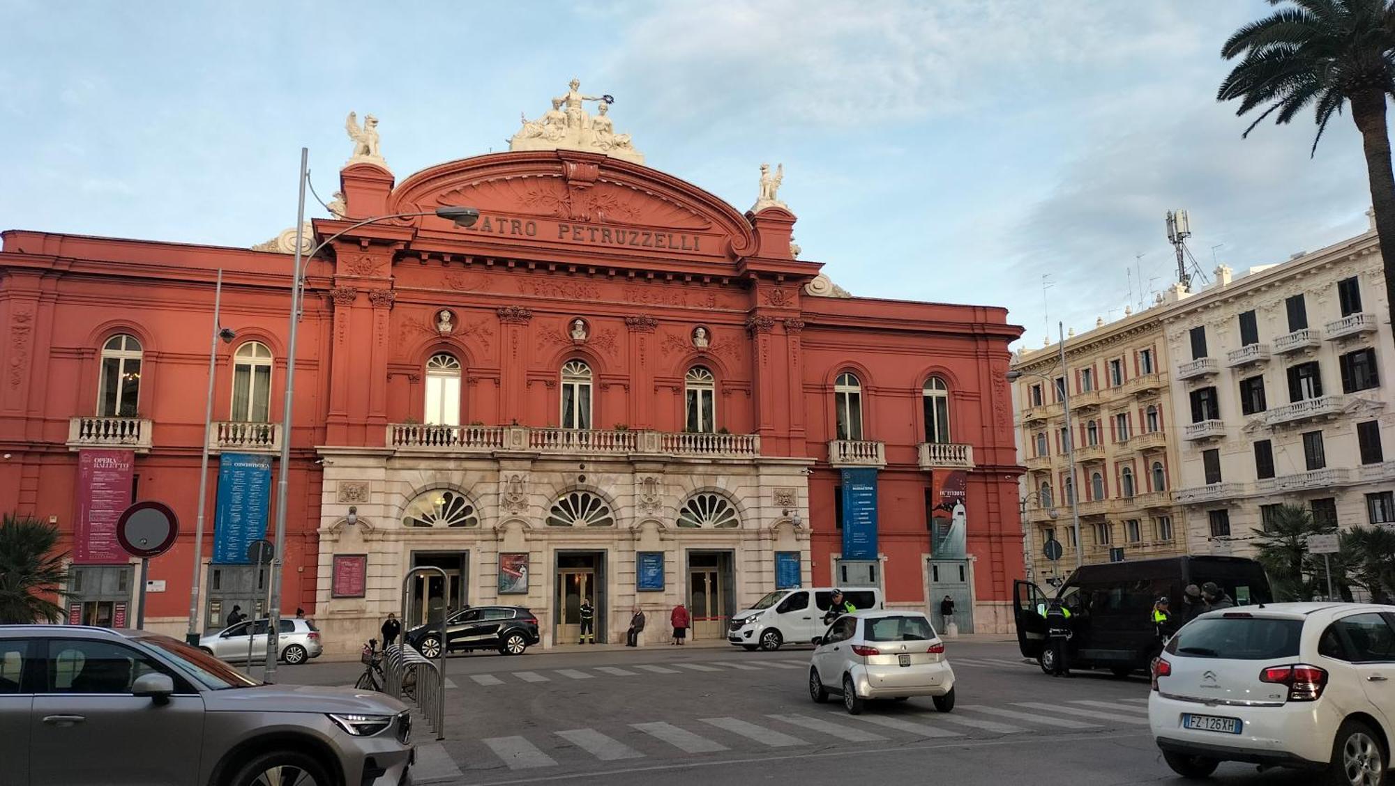 Al Teatro Rooms Bari Luaran gambar
